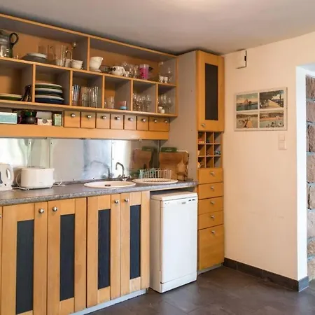Quiet, Spacious House Near The Center Balatonalmádi